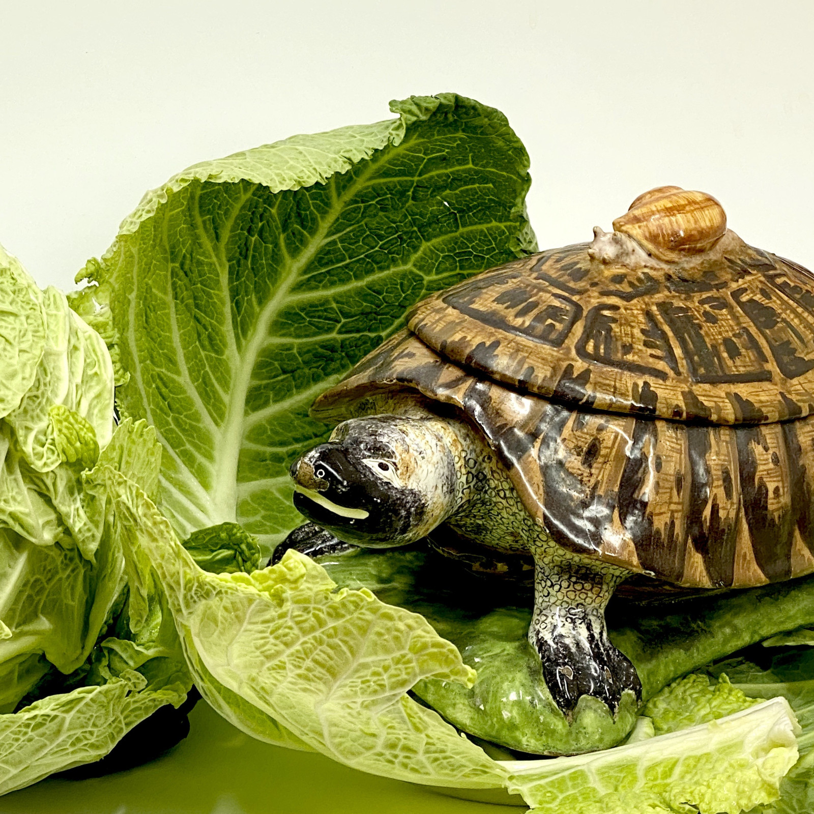 Strasbourg - Tortoise with trompe l'oeil - Manufacture Paul Hannong, about 1750-1754