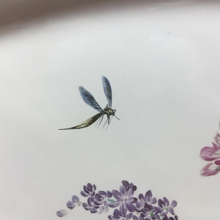 Marseille - Large dish with floral decoration and insects - Fabrique de Robert - Eighteenth century