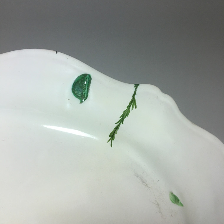 Marseille - Large dish with floral decoration and insects - Fabrique de Robert - Eighteenth century