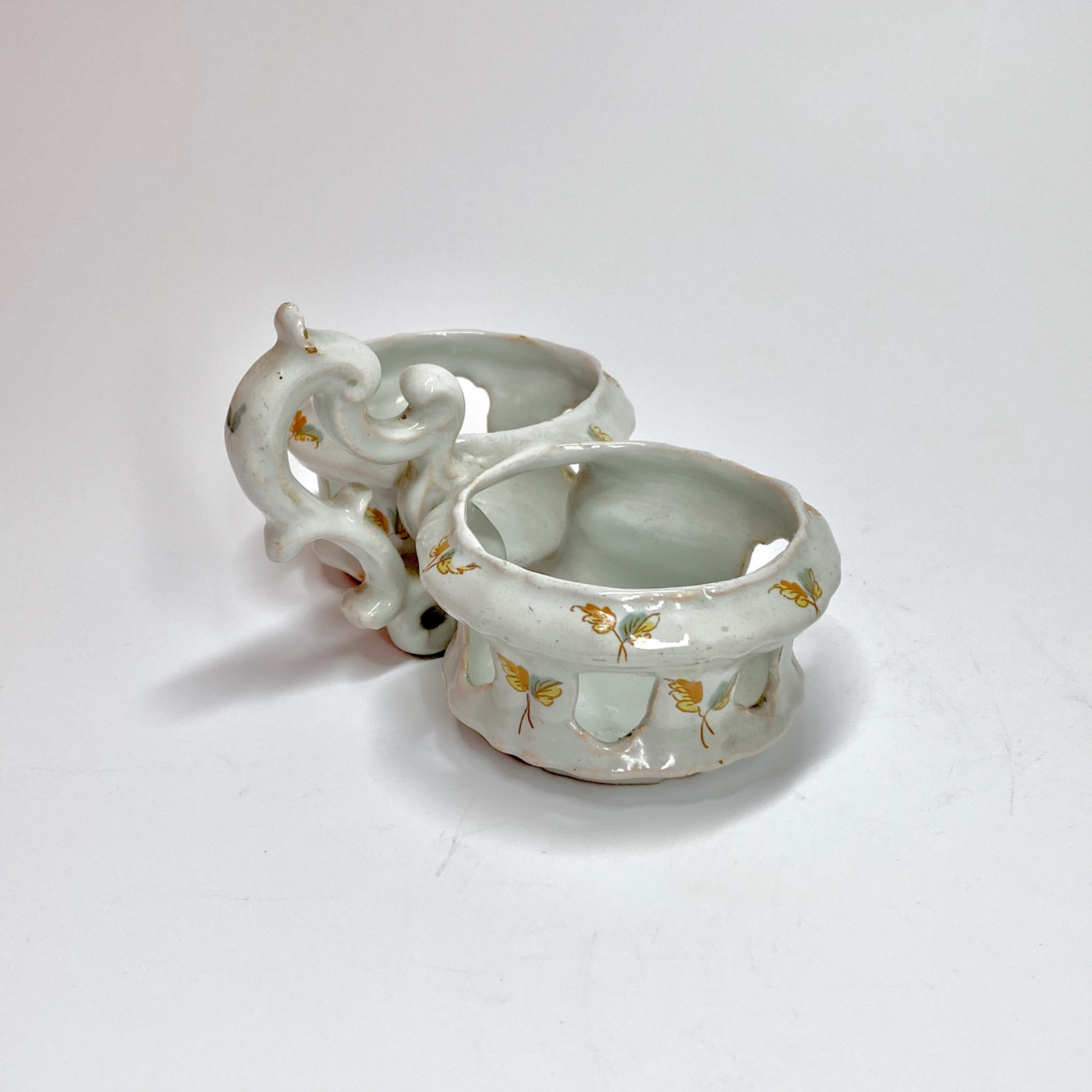 Alcora - Oil cruet holder and cruets with polychrome decoration - Eighteenth century