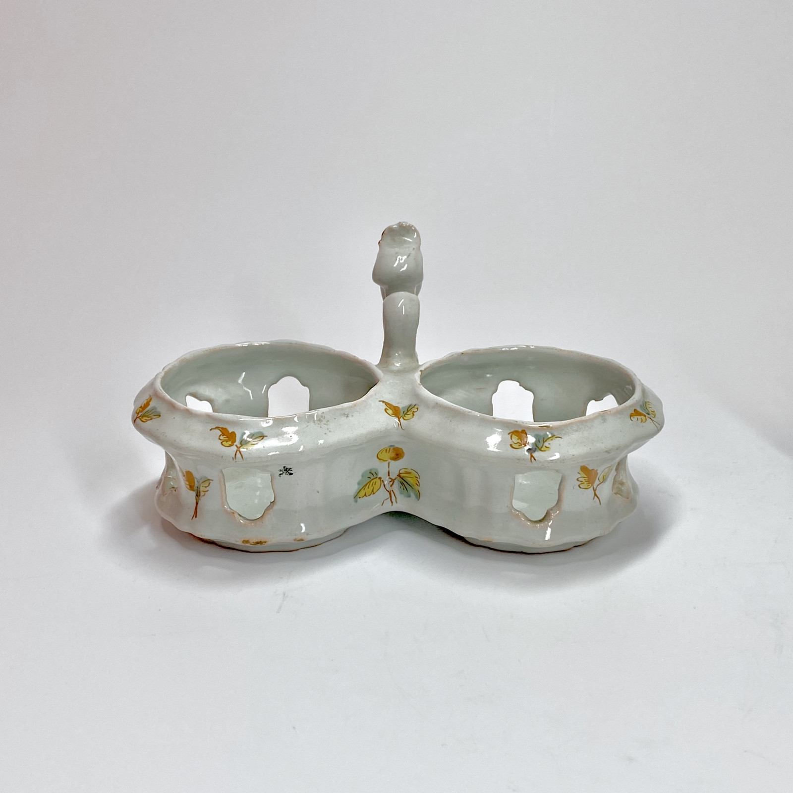 Alcora - Oil cruet holder and cruets with polychrome decoration - Eighteenth century