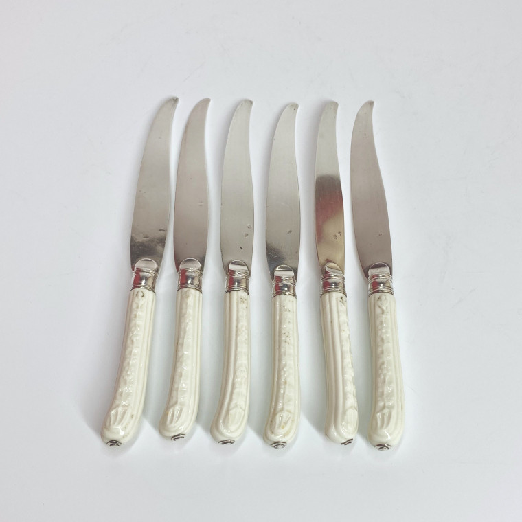 Saint-Cloud - Set of six white enamelled knives - Eighteenth century - circa 1740