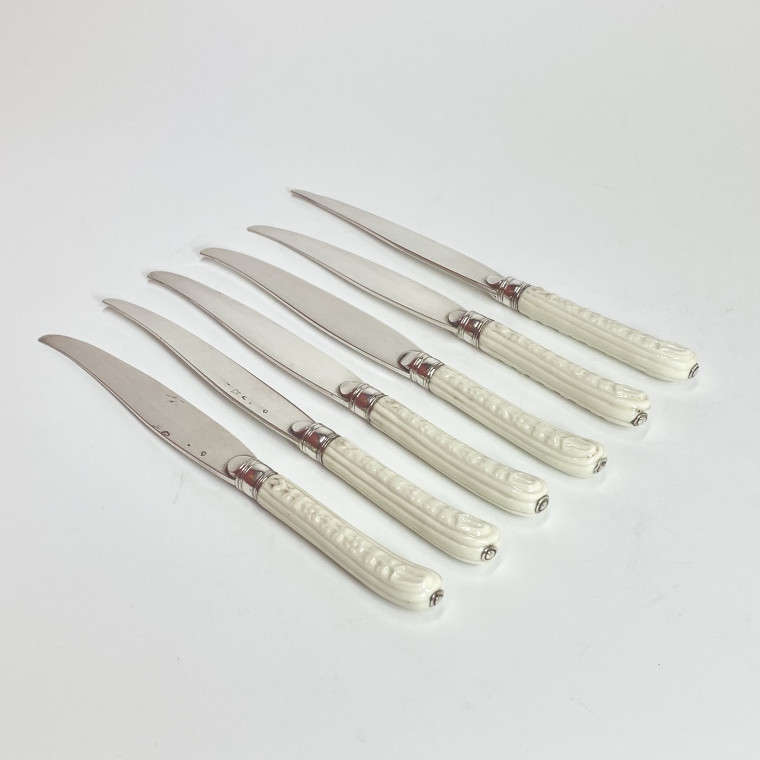 Saint-Cloud - Set of six white enamelled knives - Eighteenth century - circa 1740