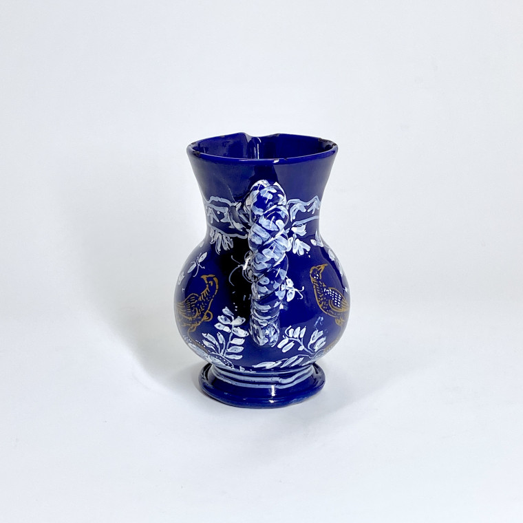 Nevers - Petit pichet en faïence à fond bleu persan - XVIIe siècle - Vers 1650