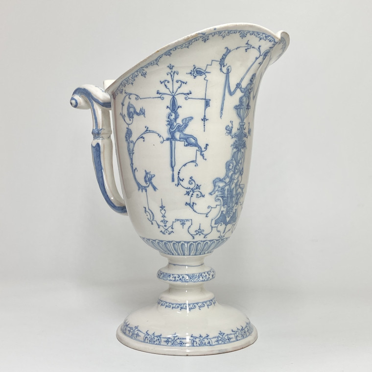 Montpellier - Ewer with Bérain decoration - Fabrique Ollivier - Beginning of the eighteenth century