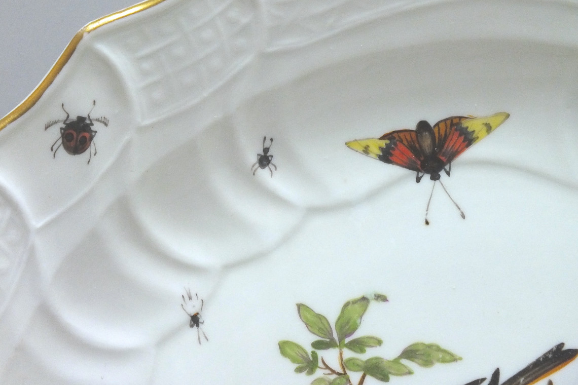 Meissen - Plat en porcelaine à décor d'oiseaux et d'insectes - XVIIIe Siècle