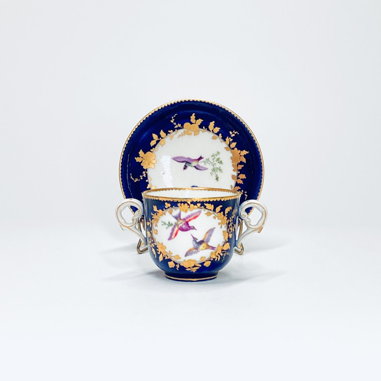 Vincennes-Sèvres - Toilet cup decorated with flying birds - Eighteenth century