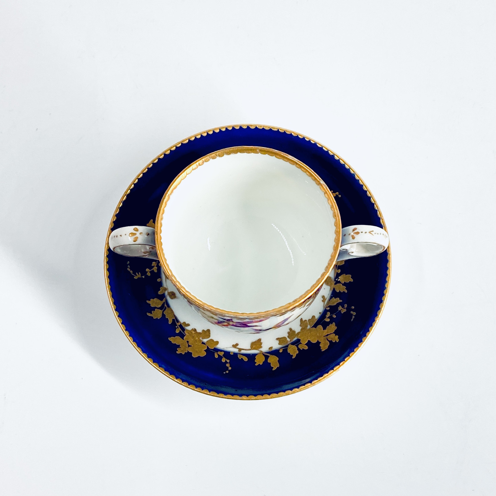 Vincennes-Sèvres - Toilet cup decorated with flying birds - Eighteenth century