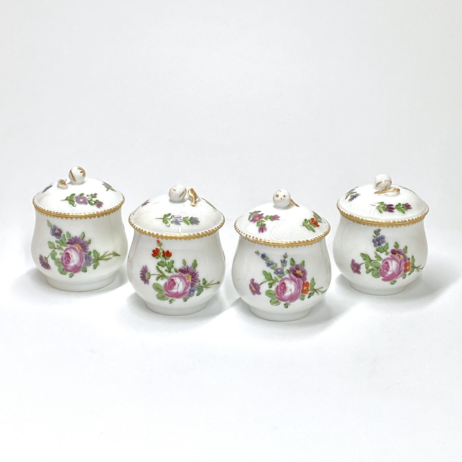 Paris - Manufacture du Comte d’Artois - Quatre pots à jus - XVIIIe siècle