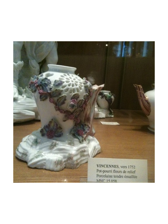 Vincennes - Polychrome pot-pourri vase - Eighteenth century