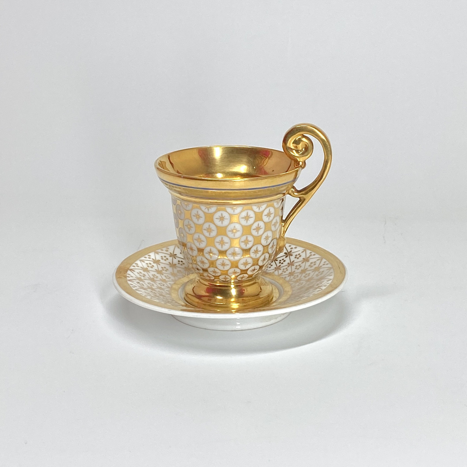 Paris - Tasse sur piédouche - Début du XIXe siècle