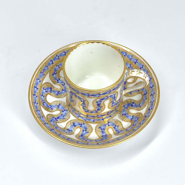 Sèvres - Tasse mignonnette de forme litron - XVIIIe siècle - vers 1770