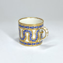 Sèvres - Tasse mignonnette de forme litron - XVIIIe siècle - vers 1770