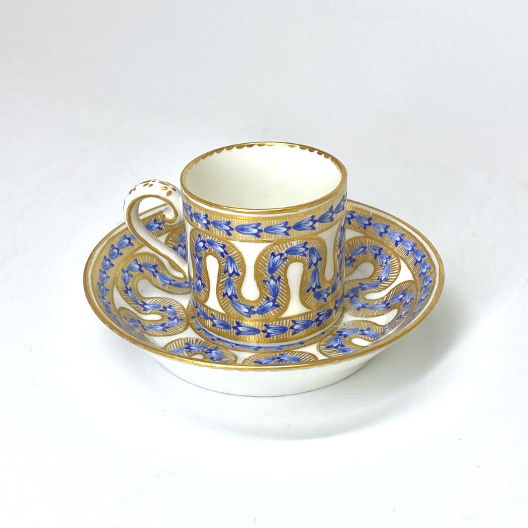 Sèvres - Tasse mignonnette de forme litron - XVIIIe siècle - vers 1770