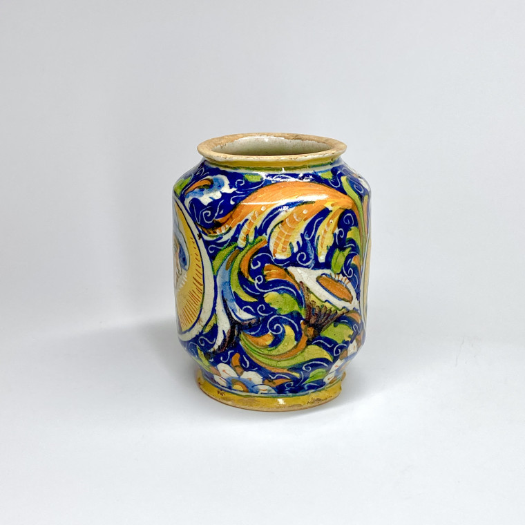 Albarello in Venetian majolica - Workshop of Maestro Domenico - Sixteenth century