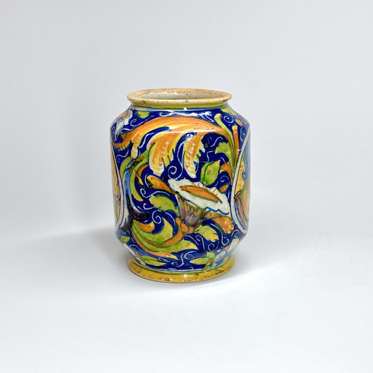 Albarello in Venetian majolica - Workshop of Maestro Domenico - Sixteenth century