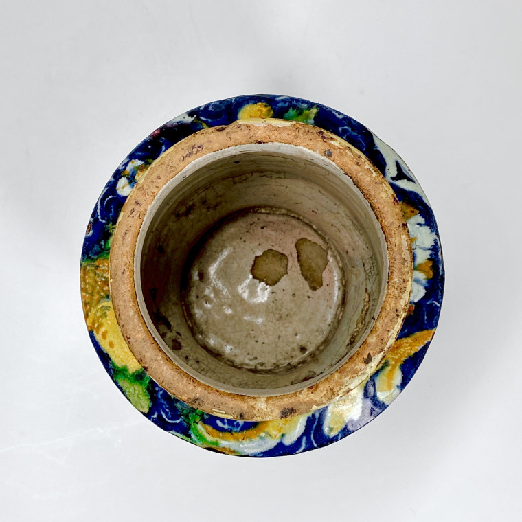 Slightly waisted albarello in Venetian majolica - Workshop of Maestro Domenico - Sixteenth century