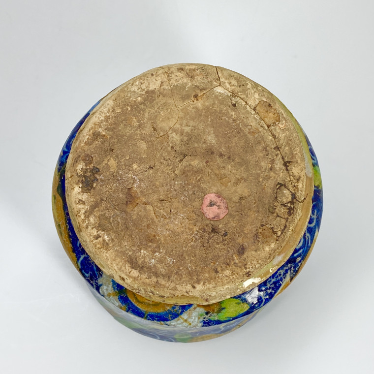 Slightly waisted albarello in Venetian majolica - Workshop of Maestro Domenico - Sixteenth century