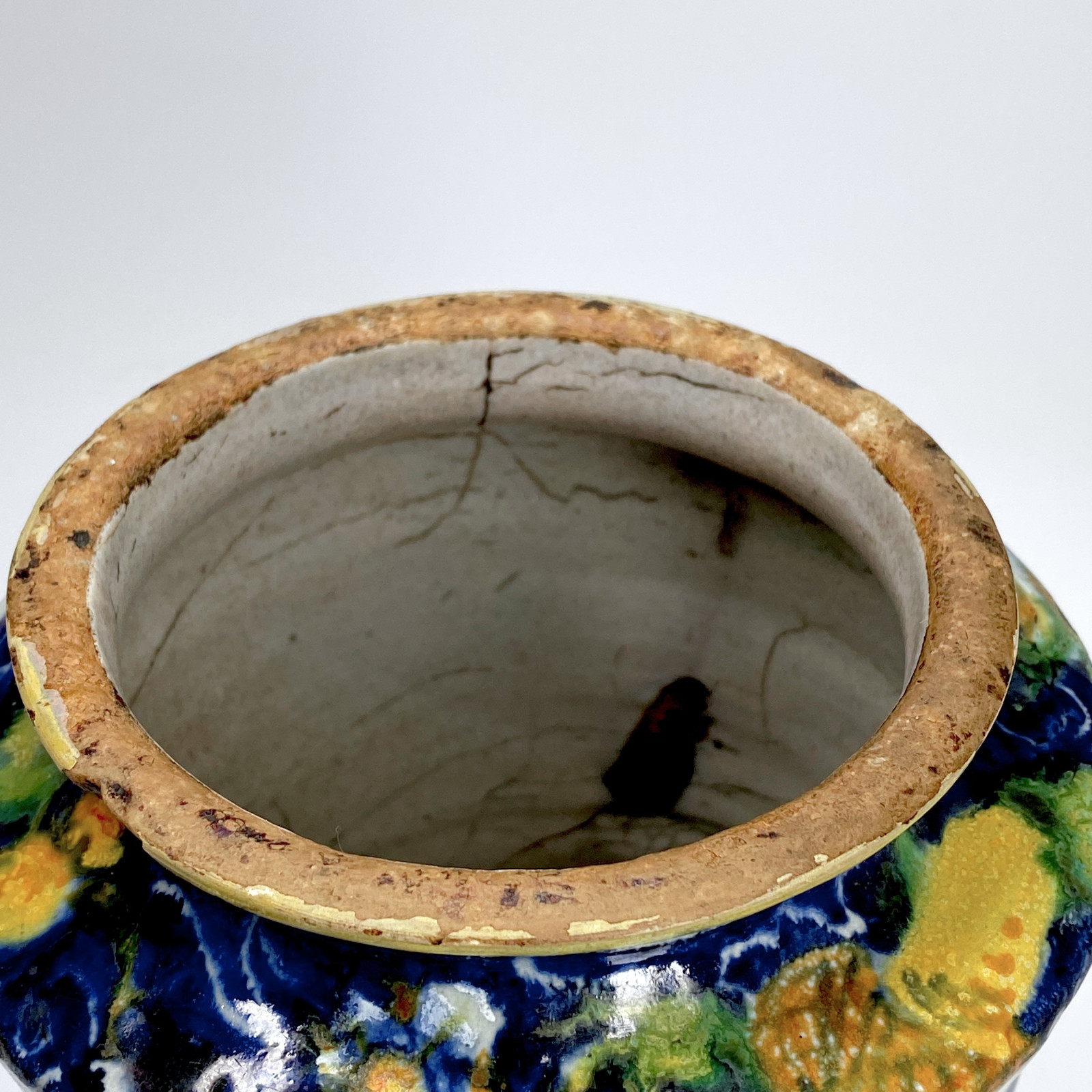 Slightly waisted albarello in Venetian majolica - Workshop of Maestro Domenico - Sixteenth century