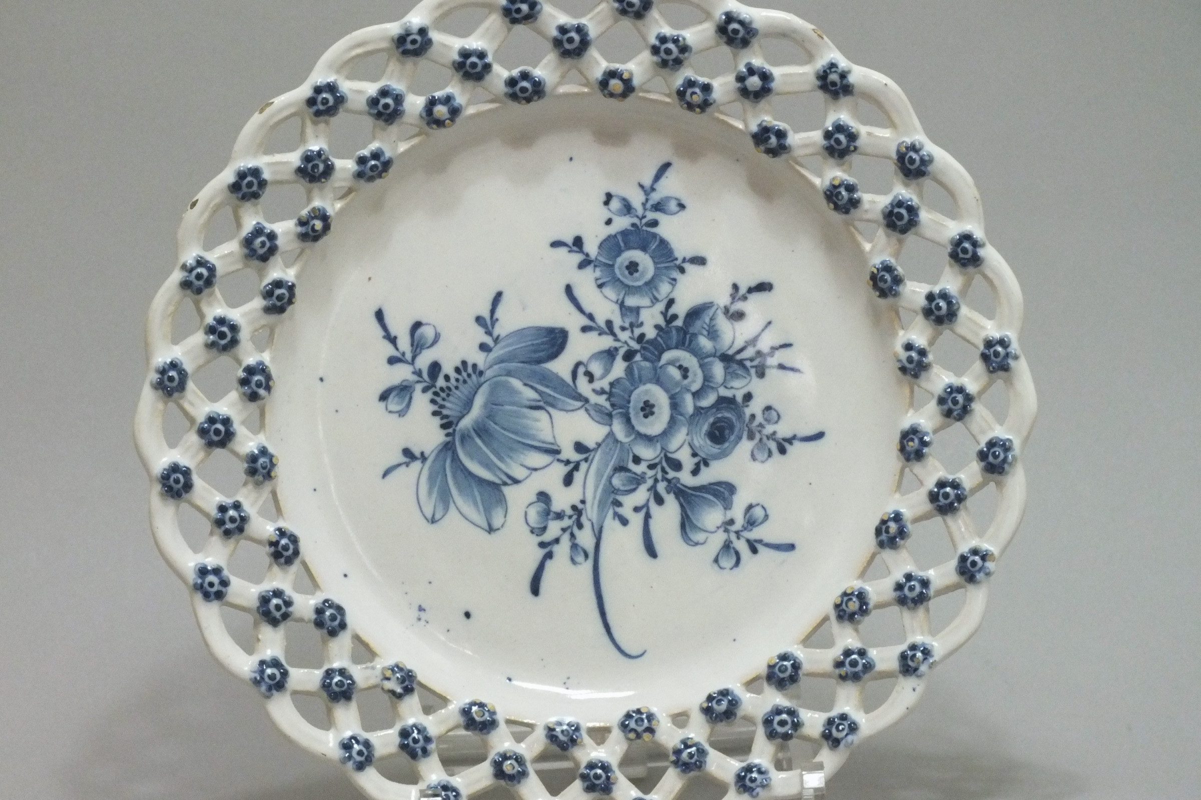 Marieberg (Suéde) - Assiette à bordure ajourée - XVIIIe Siècle