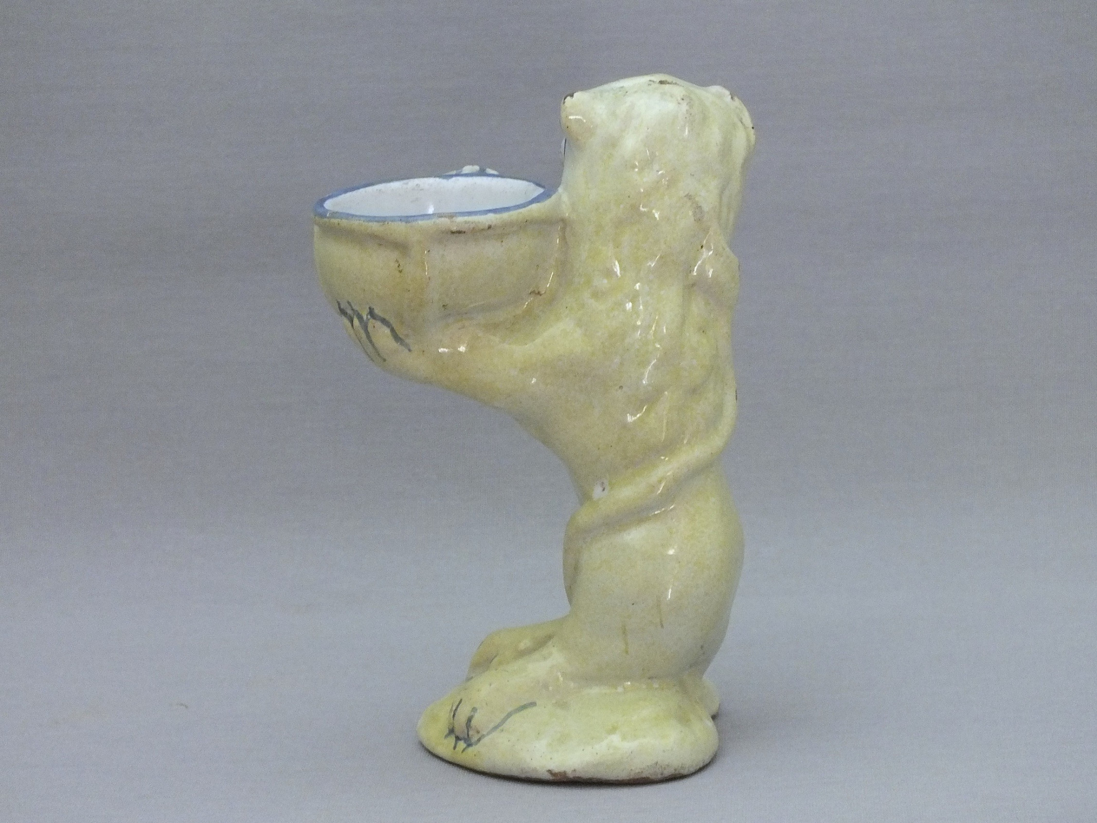 Wrisberg holzen (Allemagne) - Lion formant saleron - XVIIIe Siècle