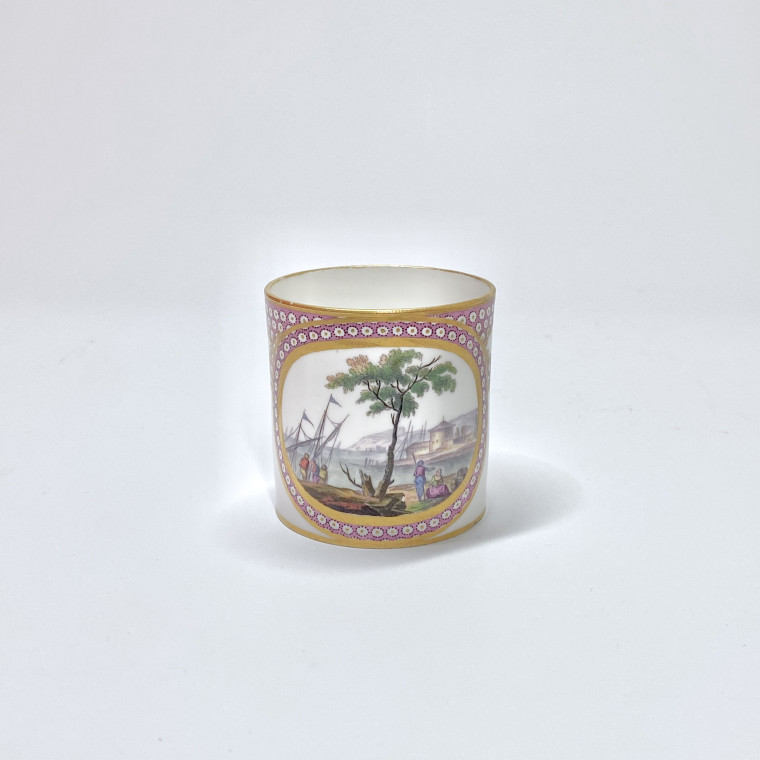 Sèvres - Cup and saucer decorated with maritime scenes - Eighteenth century