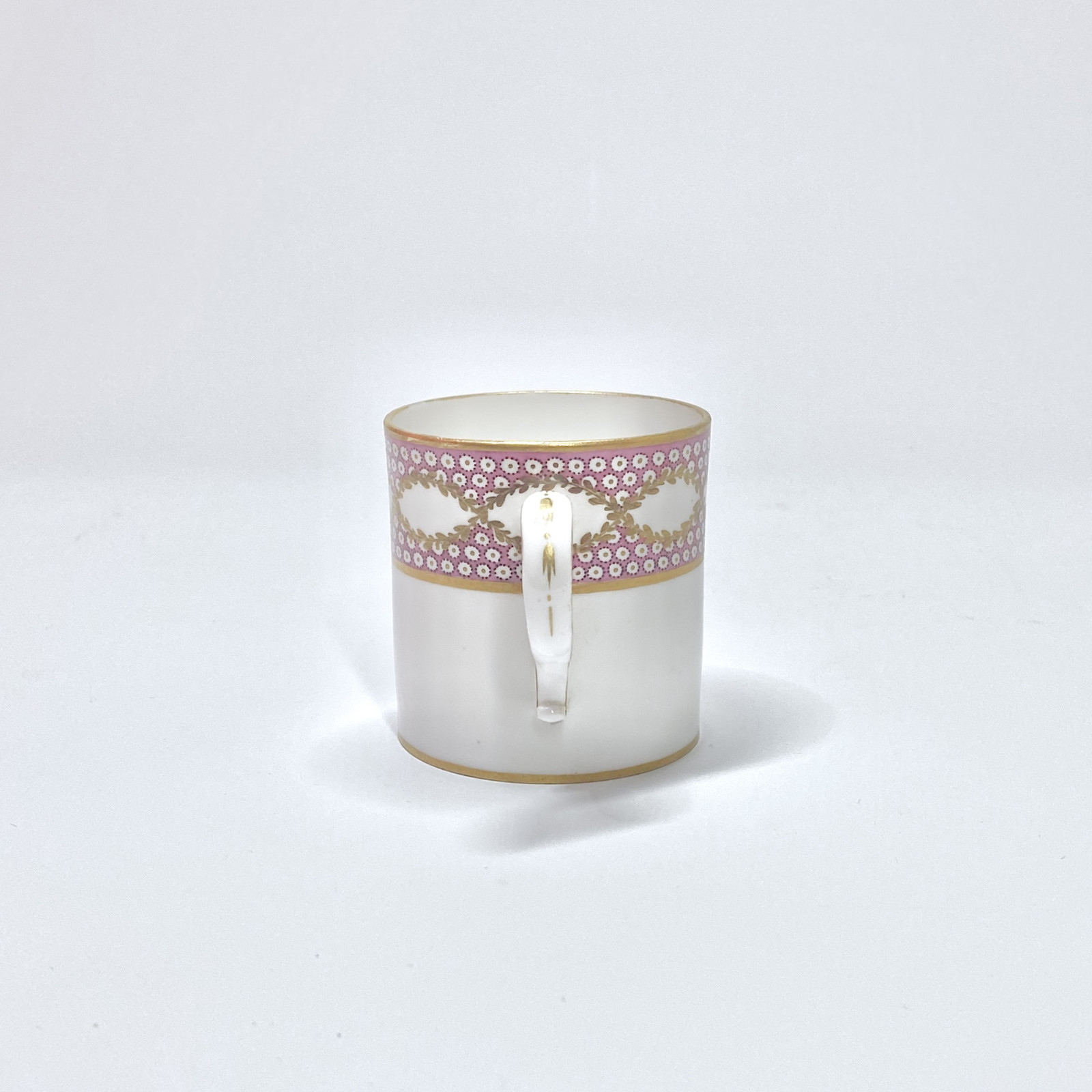 Sèvres - Cup and saucer decorated with maritime scenes - Eighteenth century