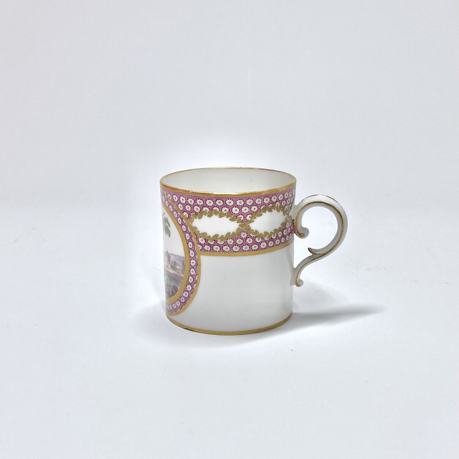 Sèvres - Cup and saucer decorated with maritime scenes - Eighteenth century