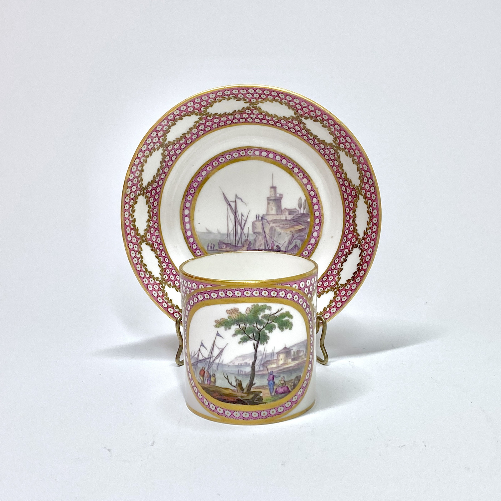 Sèvres - Cup and saucer decorated with maritime scenes - Eighteenth century