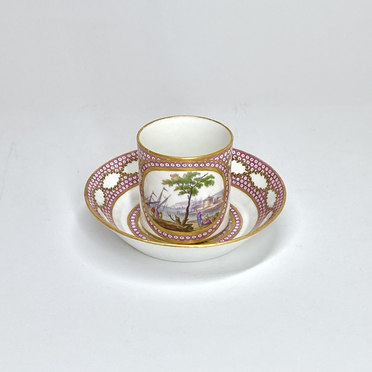Sèvres - Cup and saucer decorated with maritime scenes - Eighteenth century