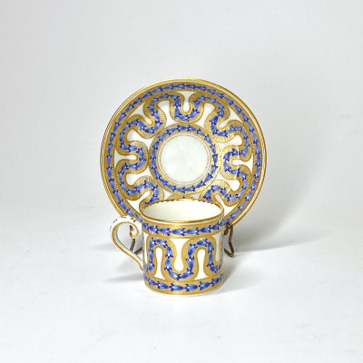 Sèvres - Tasse mignonnette de forme litron - XVIIIe siècle - vers 1770