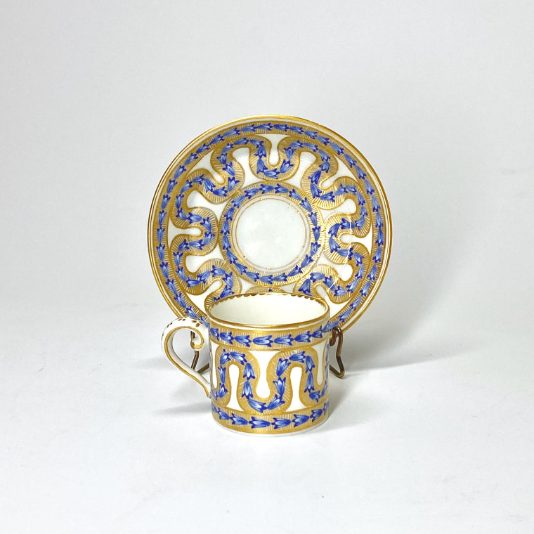 Sèvres - Tasse mignonnette de forme litron - XVIIIe siècle - vers 1770
