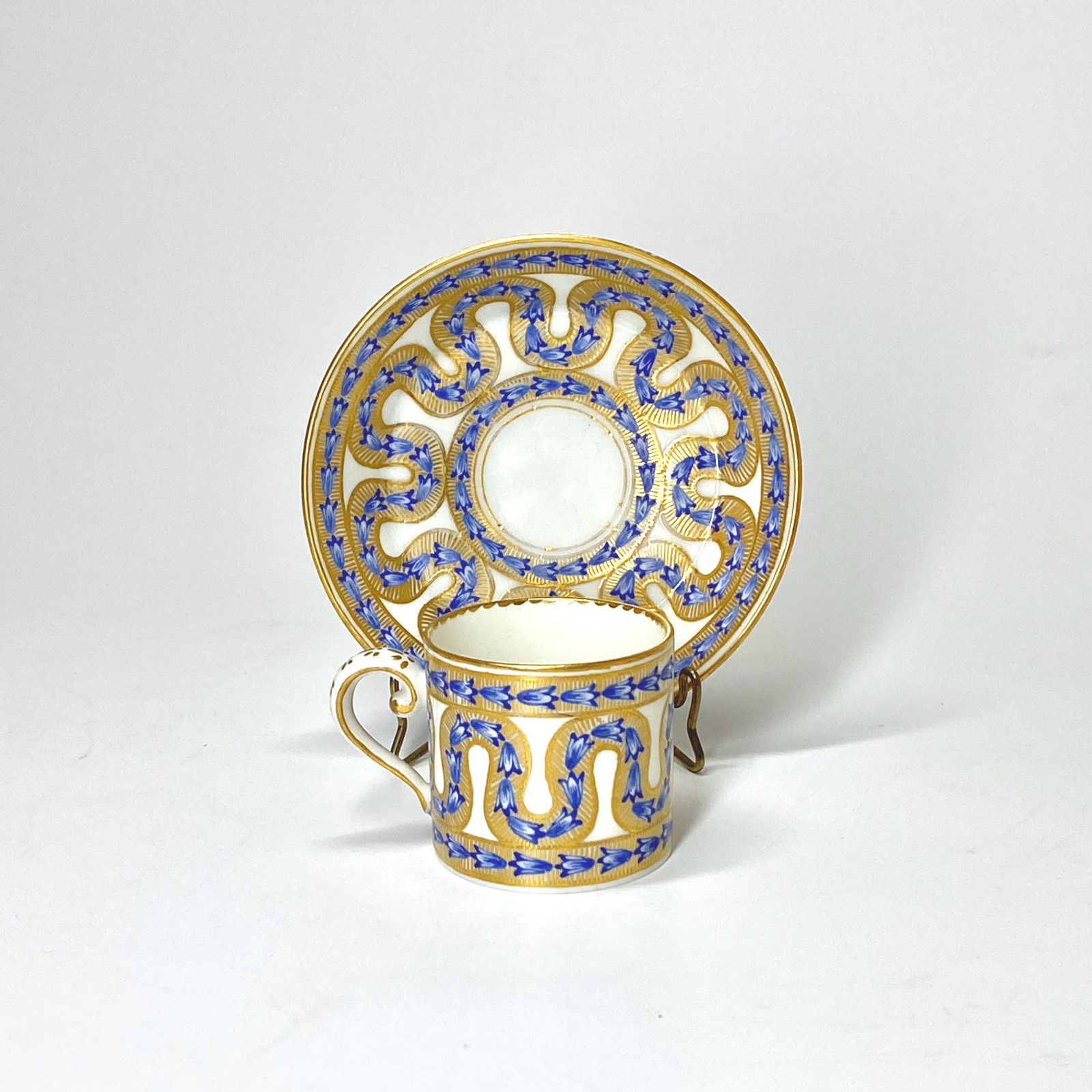 Sèvres - Tasse mignonnette de forme litron - XVIIIe siècle - vers 1770