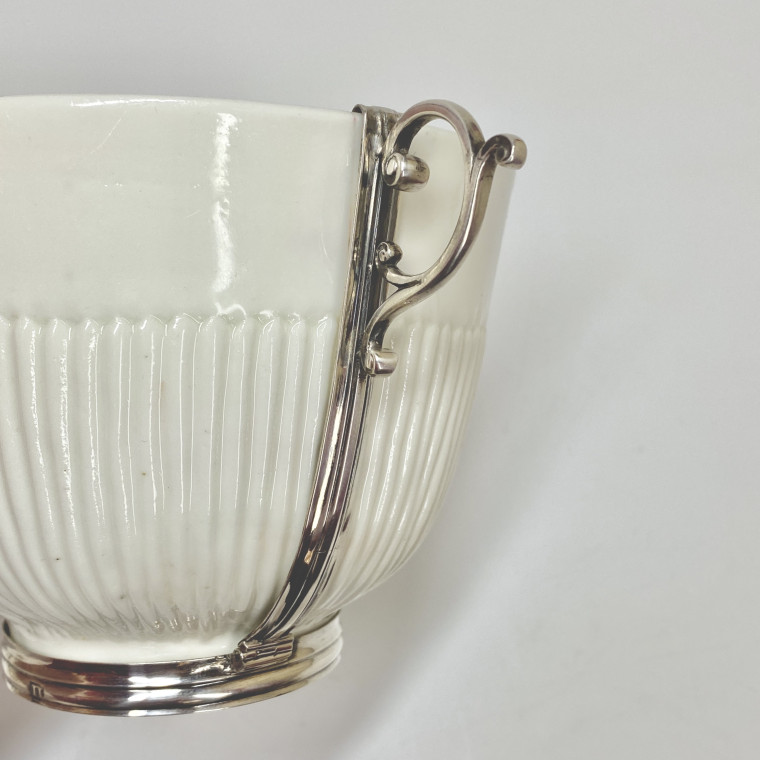 Saint-Cloud - Covered pot mounted in silver - Eighteenth century