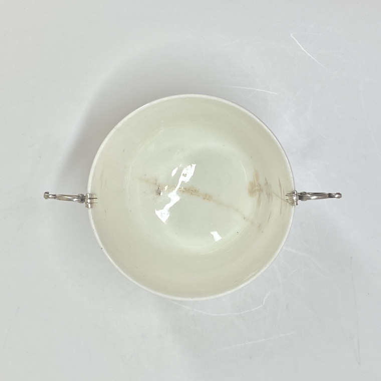 Saint-Cloud - Covered pot mounted in silver - Eighteenth century