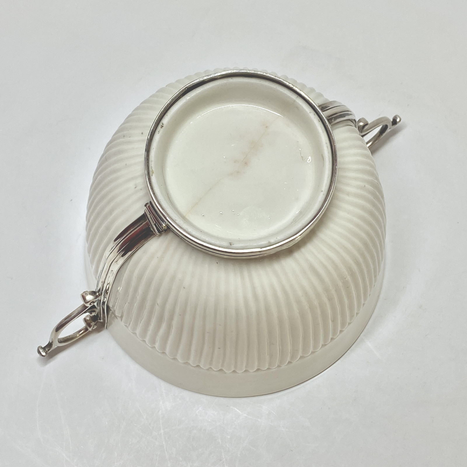 Saint-Cloud - Covered pot mounted in silver - Eighteenth century