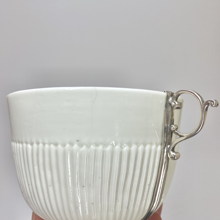 Saint-Cloud - Covered pot mounted in silver - Eighteenth century