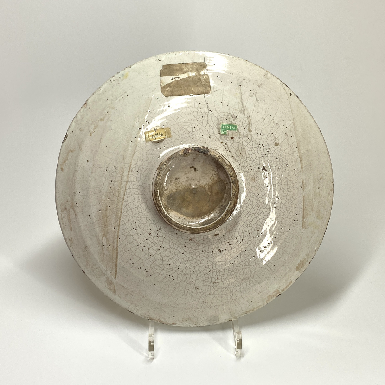 Majolica dish from Deruta representing the virgin and child - Seventeenth century