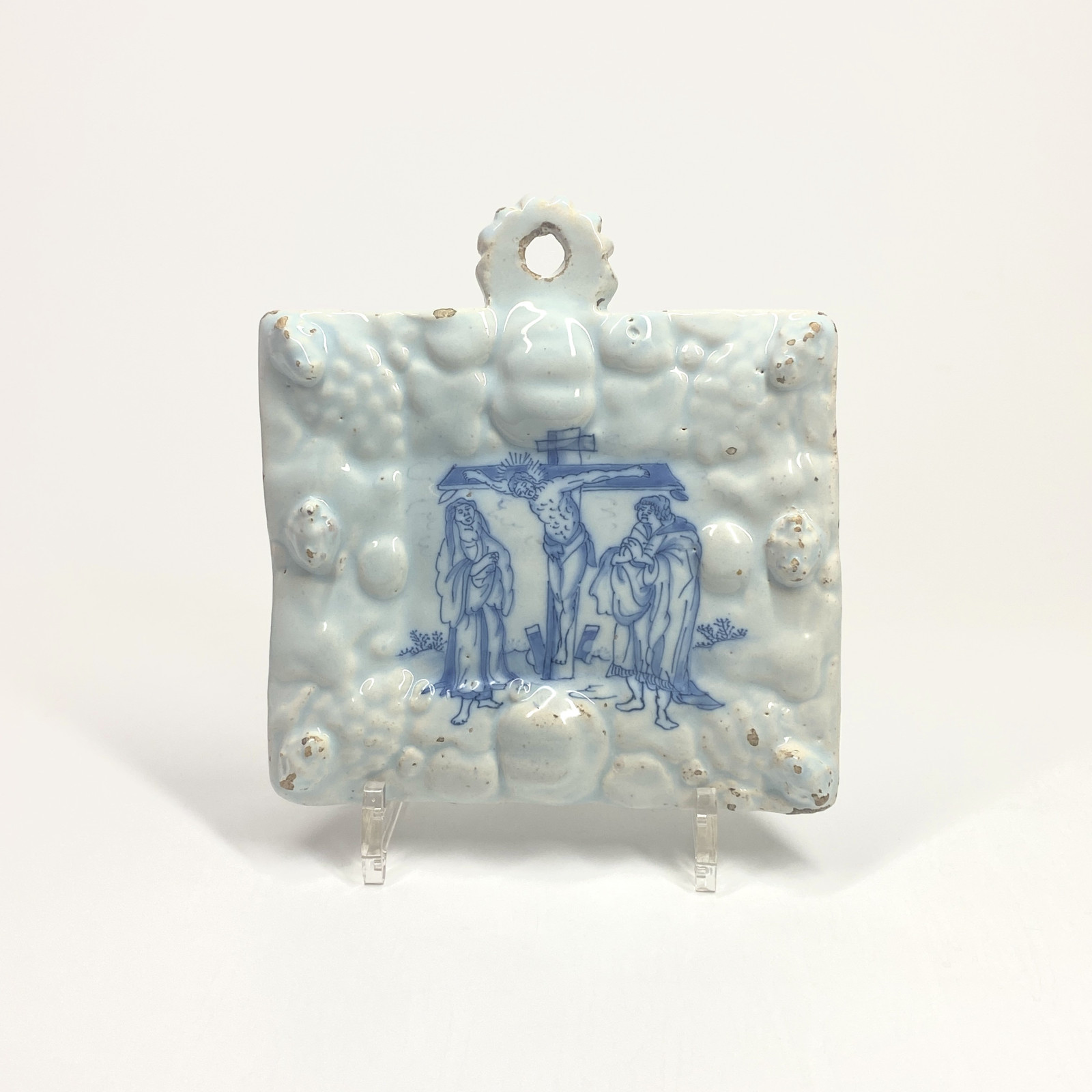 Delft ou pays-bas - Plaque en faïence à décor de la crucifixion - Deuxième moitié du XVIIe siècle