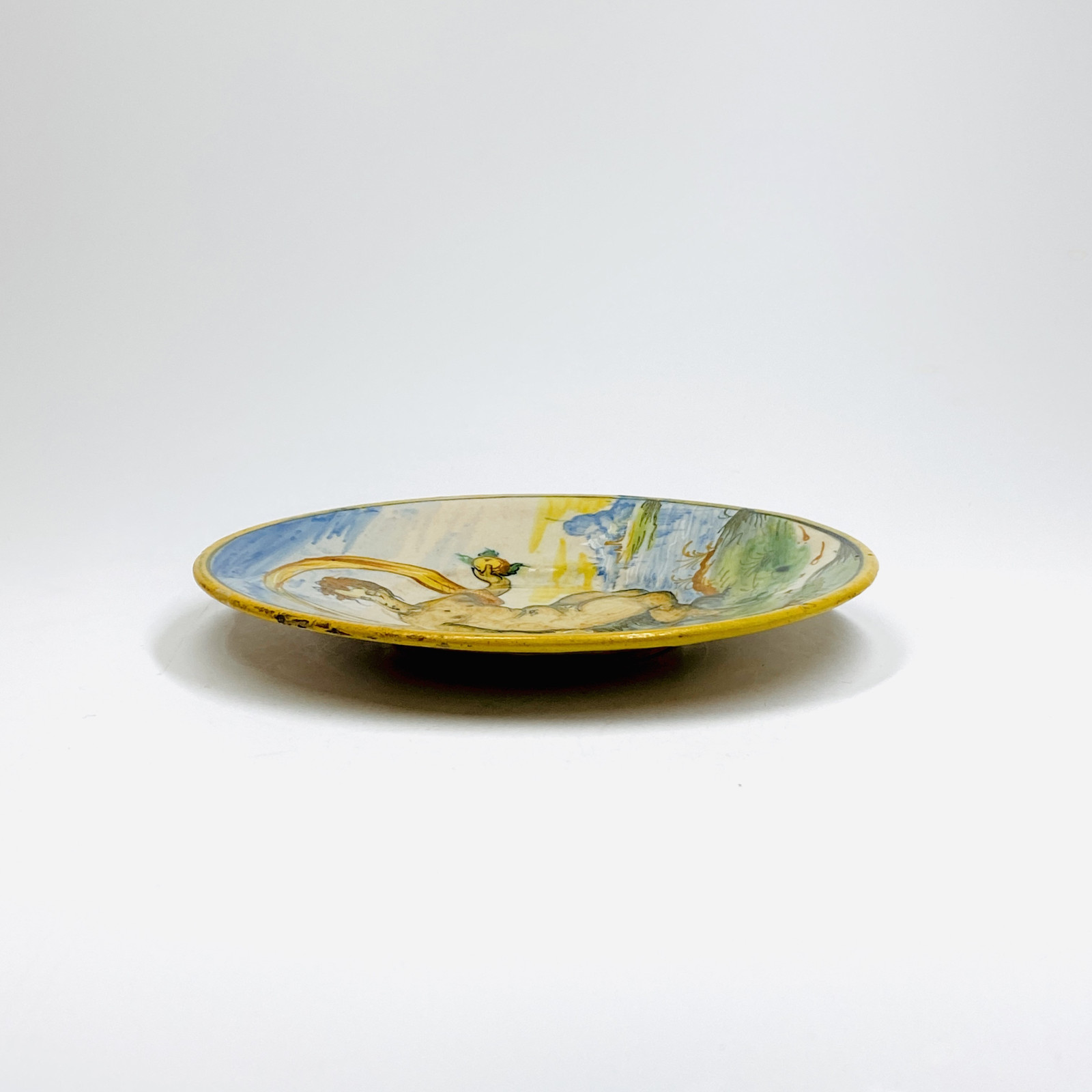Small tondino in Venetian majolica - sixteenth century