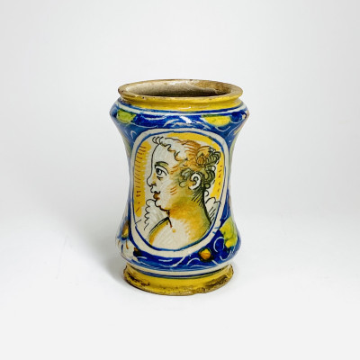 Petit albarello en majolique de Venise - XVIe siècle