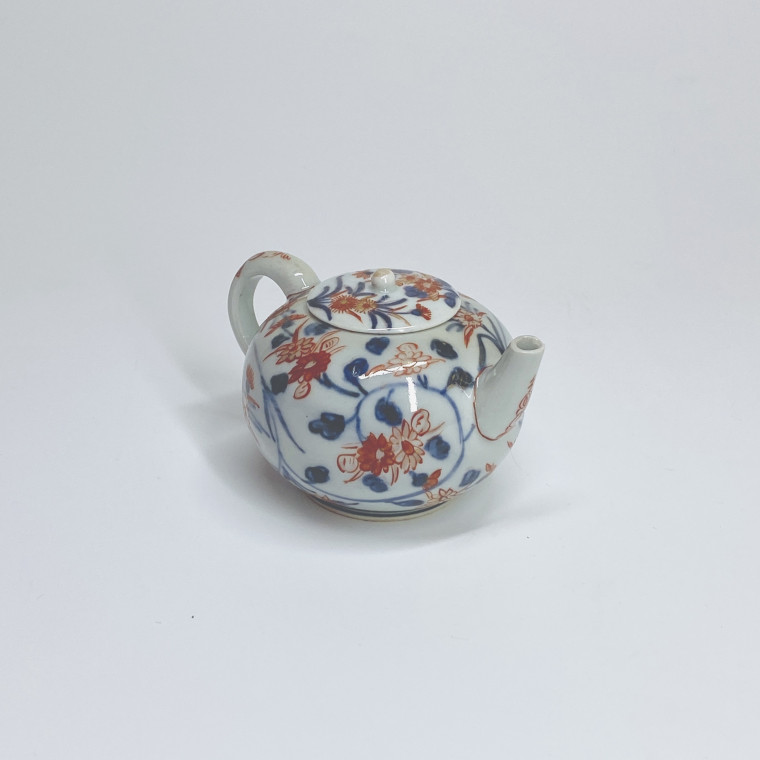 Petite théière à décor imari en porcelaine du Japon - XVIIIe siècle