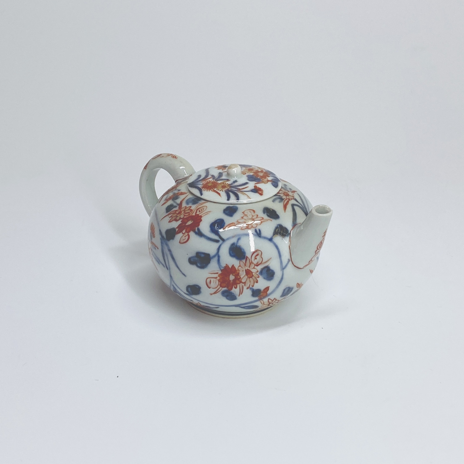Petite théière à décor imari en porcelaine du Japon - XVIIIe siècle