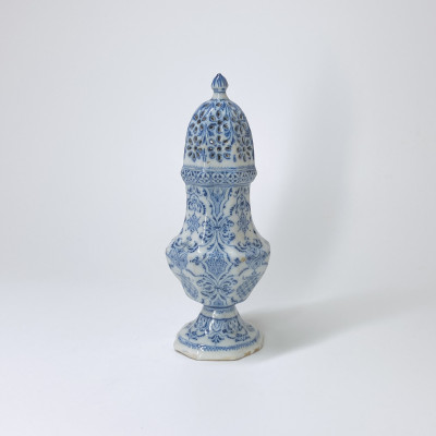 Montpellier - Saupoudreuse en camaïeu bleu - XVIIIe siècle - VENDU