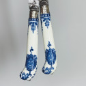 Saint-cloud - Two knives decorated with coats of arms - Beginning of the Eighteenth century.