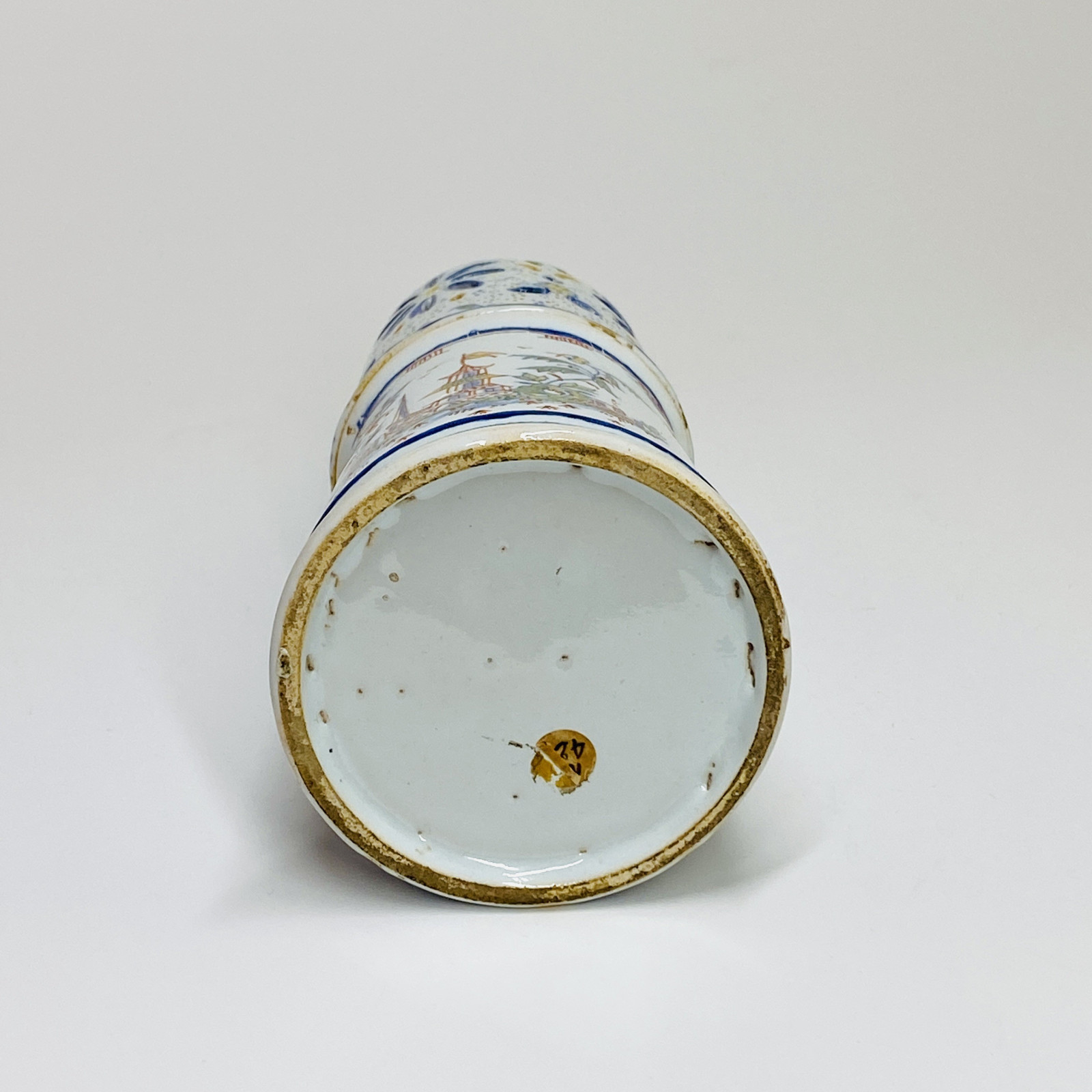 Saupoudreuse en faïence de Rouen - XVIIIe siècle