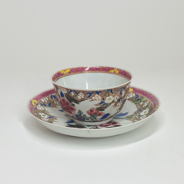 Sorbet et sa soucoupe en porcelaine de chine de la famille rose - Période Qianlong (1735-1796)