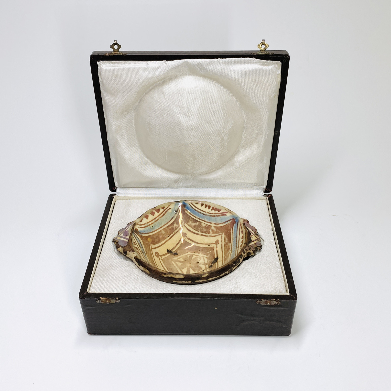 Manises (Valence) - Hispano-Mauresque - Seventeenth century - Winged bowl (3)