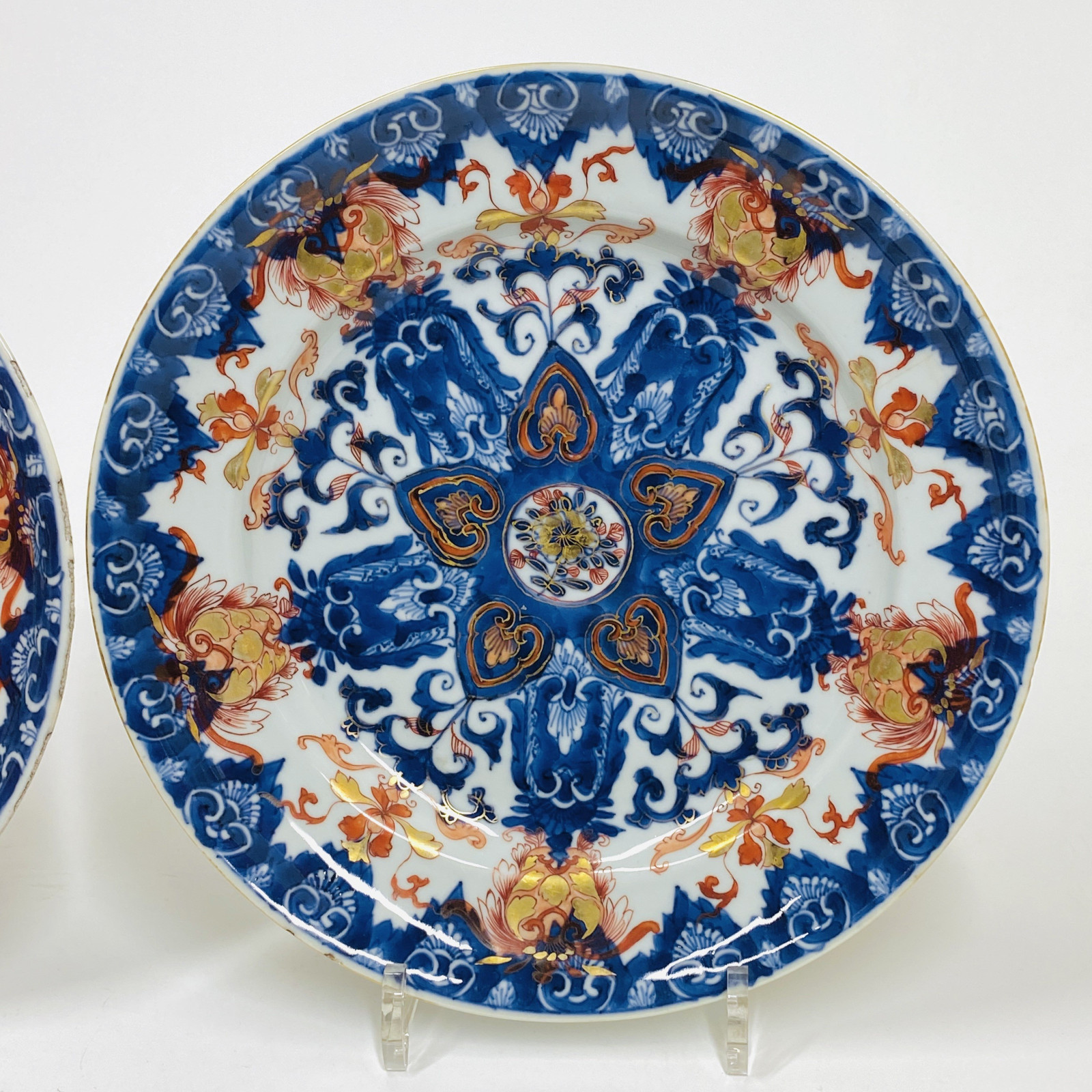 Chine - Paire de plats à décor de lambrequins - Epoque Kangxi (1661-1722)