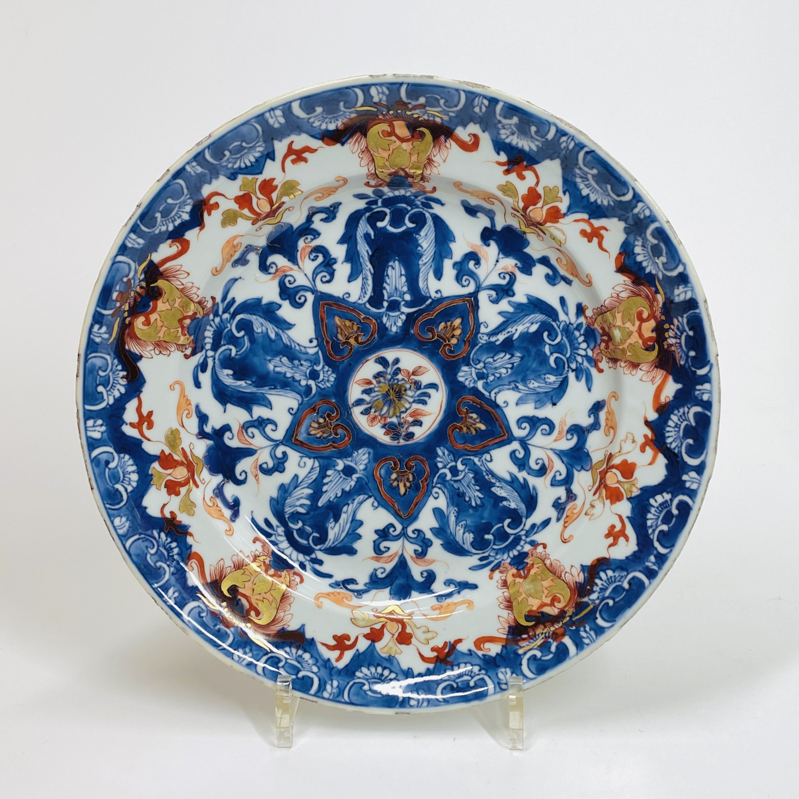 China - Pair of dishes decorated with lambrequins - Kangxi period (1661-1722)